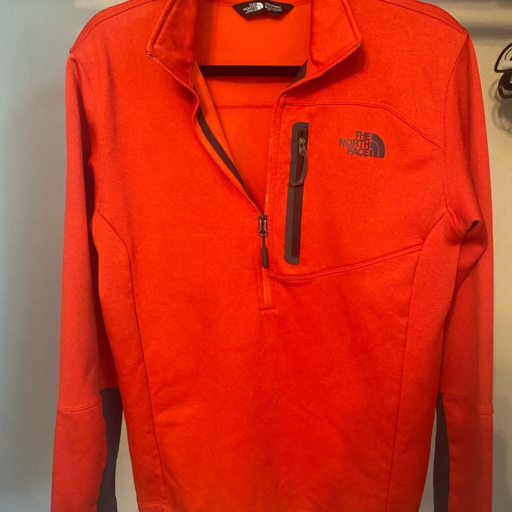 North Face Mens Pull-Over Size Medium